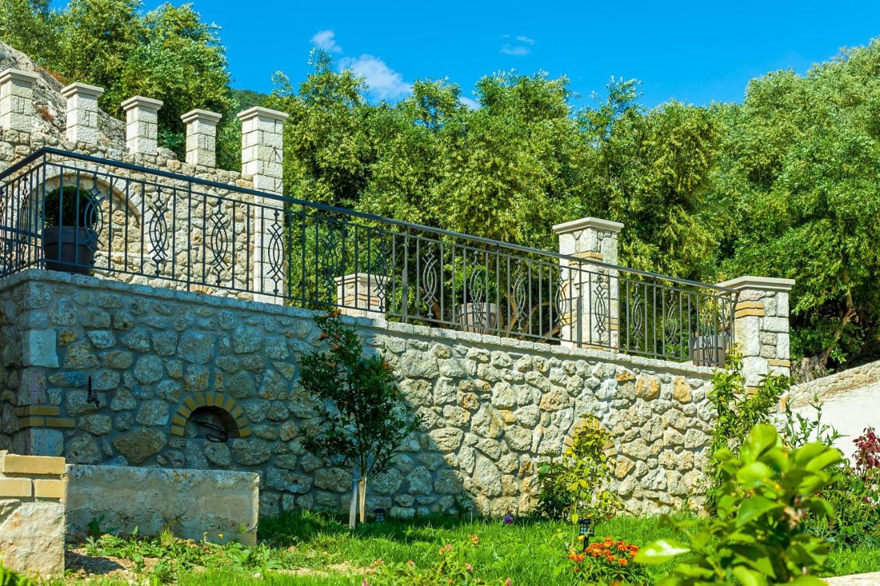 Natura Luxury Suites Parga Exterior photo
